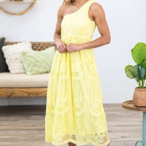 NWT Vanilla Bay Pastel Yellow Eyelet One Shoulder MIDI Dress Size Small